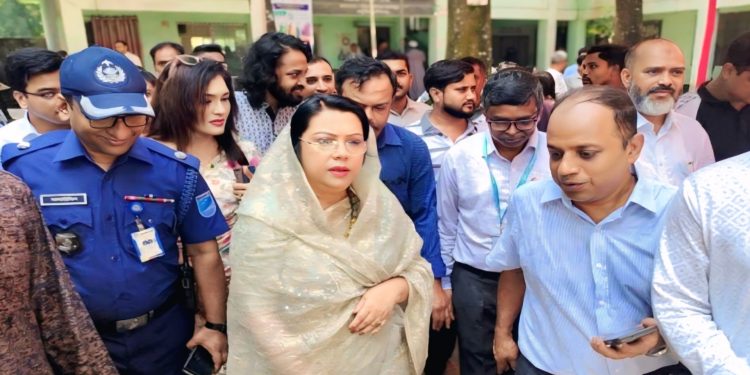 খাদ্যগুদামে অনিয়মে ছাড় নয়, কঠোর ব্যবস্থা নেওয়া হবে: খাদ্যমন্ত্রী