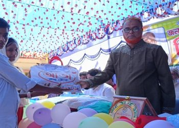মোবারকপুর উচ্চ বিদ্যালয়ের প্রধান শিক্ষক কামরুজ্জামানের অবসরজনিত বিদায় সংবর্ধনা