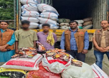সুনামগঞ্জে ৩ হাজার ৮৫০ কেজি ভারতীয় ফুচকা জব্দ, গ্রেফতার ২