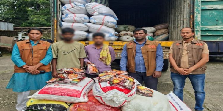 সুনামগঞ্জে ৩ হাজার ৮৫০ কেজি ভারতীয় ফুচকা জব্দ, গ্রেফতার ২