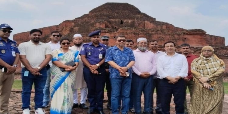 পাহাড়পুর বৌদ্ধবিহার পরিদর্শনে স্বাস্থ্য মন্ত্রী