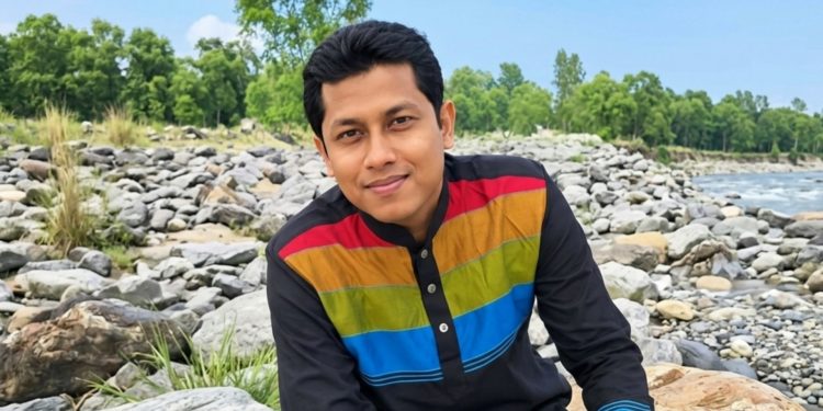 নওগাঁয় সড়ক দুর্ঘটনায় প্রাণ গেল প্রকৌশলীর