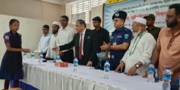 বাহুবলে ক্ষুদ্র নৃগোষ্ঠীর মাঝে সেলাই মেশিন, বাইসাইকেল ও শিক্ষাবৃত্তি বিতরণ