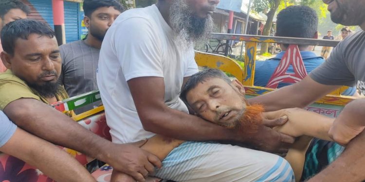 নওগাঁয় বিদ্যুৎস্পৃষ্ট হয়ে অটোরিকশাচালকসহ দুজনের মৃত্যু