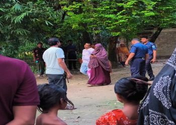 প্রতিবন্ধী ভাতার কার্ড দেওয়ার নামে টাকা নেওয়ার অভিযোগ, আটক নারী আপোষনামায় মুক্ত