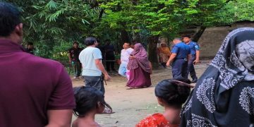 প্রতিবন্ধী ভাতার কার্ড দেওয়ার নামে টাকা নেওয়ার অভিযোগ, আটক নারী আপোষনামায় মুক্ত