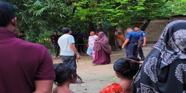 প্রতিবন্ধী ভাতার কার্ড দেওয়ার নামে টাকা নেওয়ার অভিযোগ, আটক নারী আপোষনামায় মুক্ত
