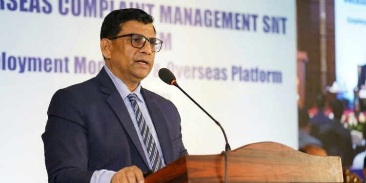 মালয়েশিয়ার বন্ধ শ্রমবাজার স্বচ্ছ প্রক্রিয়ায় উন্মুক্তে কাজ করছে সরকার