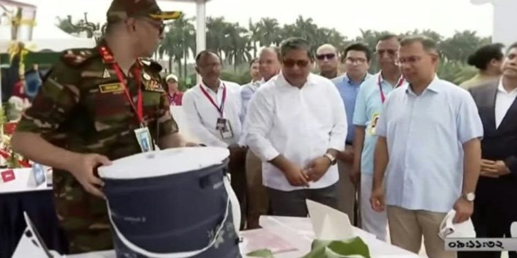 ডিএনসিসির ডেঙ্গু প্রতিরোধ কার্যক্রমের স্টল পরিদর্শন করলেন প্রধানমন্ত্রী তারেক রহমান
