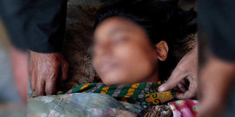 বাহুবলে গৃহবধূর বিষপানে মৃত্যু, হাসপাতালে লাশ রেখে স্বজনদের আত্মগোপন