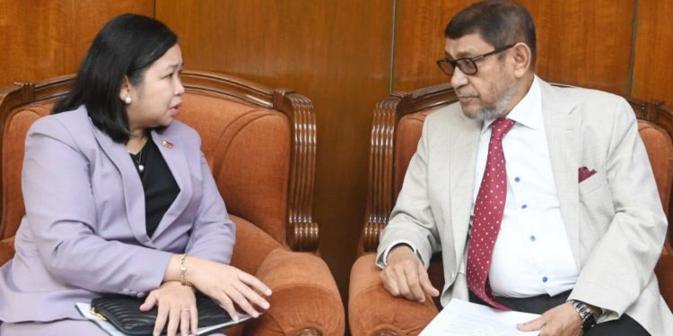 স্বাস্থ্যমন্ত্রীর সঙ্গে ফিলিপাইনের রাষ্ট্রদূতের সাক্ষাৎ