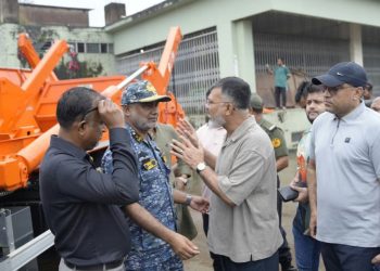 ডিএনসিসির বর্জ্য ব্যবস্থাপনায় যুক্ত হলো পাঁচ নতুন কন্টেইনার ক্যারিয়ার ট্রাক