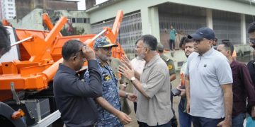 ডিএনসিসির বর্জ্য ব্যবস্থাপনায় যুক্ত হলো পাঁচ নতুন কন্টেইনার ক্যারিয়ার ট্রাক