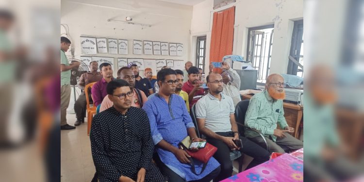 বদলগাছীতে নবাগত ওসির মতবিনিময় সভা বর্জন সাংবাদিকদের,   বৈষম্য ও স্বজনপ্রীতির অভিযোগ তুলে একযোগে প্রতিবাদ।
