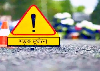 মহাদেবপুরে অ্যাম্বুলেন্সের ধাক্কায় ভ্যানচালক নিহত, আহত ১
