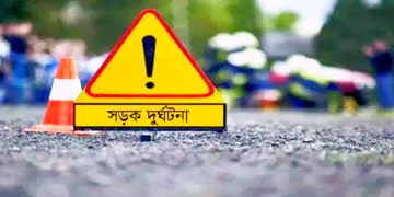 মহাদেবপুরে অ্যাম্বুলেন্সের ধাক্কায় ভ্যানচালক নিহত, আহত ১