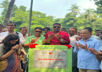 হরিরামপুরে প্রায় ৫ কোটি টাকায় তিন সড়কের উন্নয়নকাজের উদ্বোধন