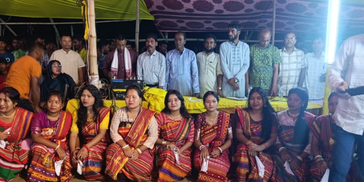 মধ্যনগরে বিভিন্ন পূজামণ্ডপ পরিদর্শনে বিএনপি নেতৃবৃন্দ, সম্প্রীতি বজায় রাখার আহ্বান