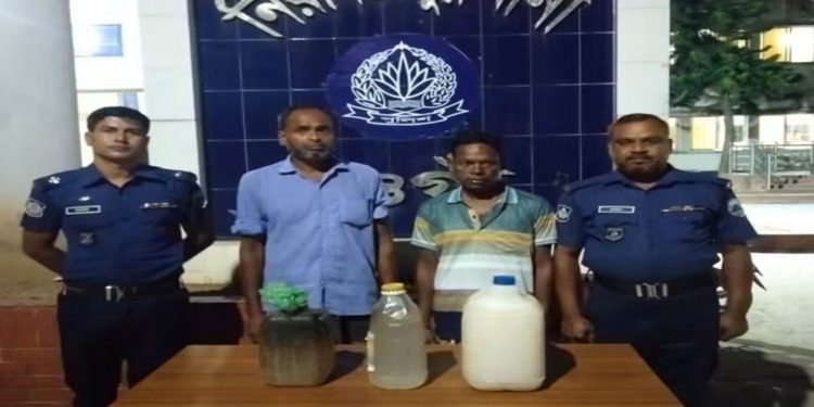 নিয়ামতপুরে ৩০ লিটার চোলাই মদসহ গ্রেপ্তার ২