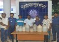 নওগাঁয় পুলিশের অভিযানে ৫০ লিটার মদসহ ৪ জন আটক