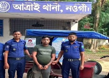 নওগাঁয় চোরাই অটোরিকশাসহ আটক ১