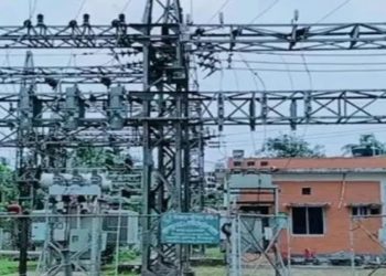 বদলগাছীতে ৯ ঘণ্টা বিদ্যুৎ থাকবে না গাছের ডালপালা কর্তনে সোমবার ৪ নম্বর ফিডারের আওতাধীন ২৭ এলাকায় বিদ্যুৎ বন্ধ