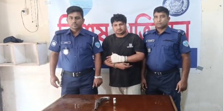 চৌদ্দগ্রামে আগ্নেয়াস্ত্র ও গুলিসহ যুবক আটক
