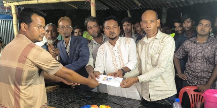 মধ্যনগরের উত্তর বংশীকুন্ডা ইউনিয়নে পূজামণ্ডপ পরিদর্শন ও আর্থিক সহায়তা দিলেন চেয়ারম্যান পদপ্রার্থী রফিজ উদ্দিন রনি