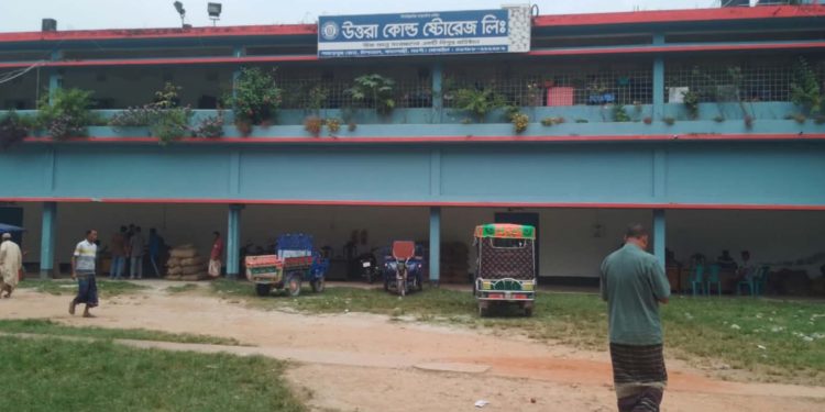 বদলগাছীর উত্তরা কোল্ড স্টোরেজে সরকারি রেটের চেয়ে বেশি ভাড়া আদায়ের অভিযোগ